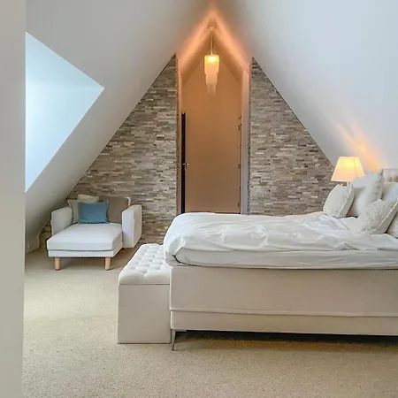 Holiday home 5 Bedroom Cozy In