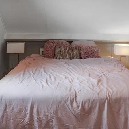 5 Bedroom Cozy In *