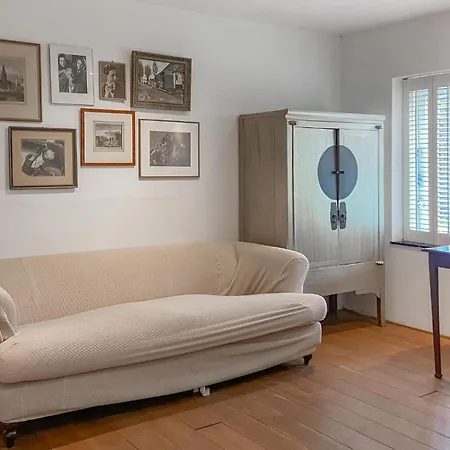 Prázdninový dům 5 Bedroom Cozy In