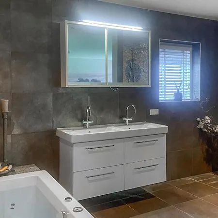 Holiday home 5 Bedroom Cozy In Bergen