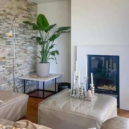 5 Bedroom Cozy In Берген