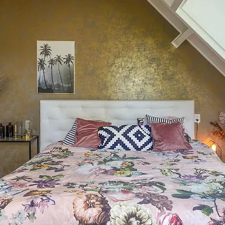 Holiday home 5 Bedroom Cozy In