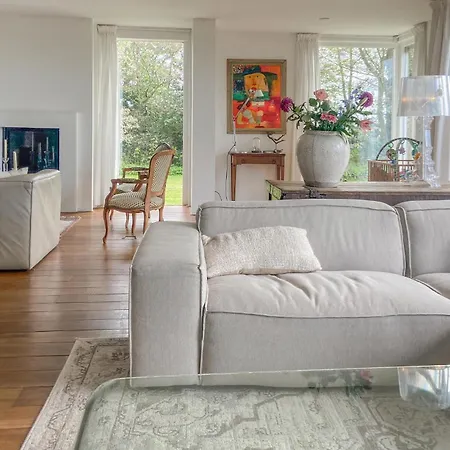 5 Bedroom Cozy In