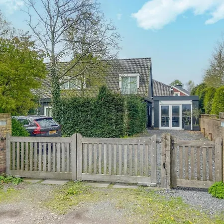 5 Bedroom Cozy In *